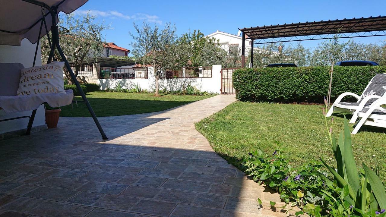 Apartment Devcic Porec Esterno foto